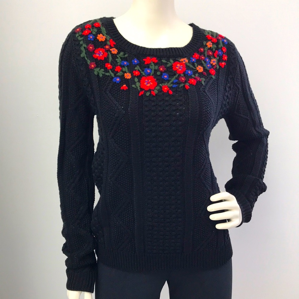 Knit Sweater with Cute Front Floral Detail